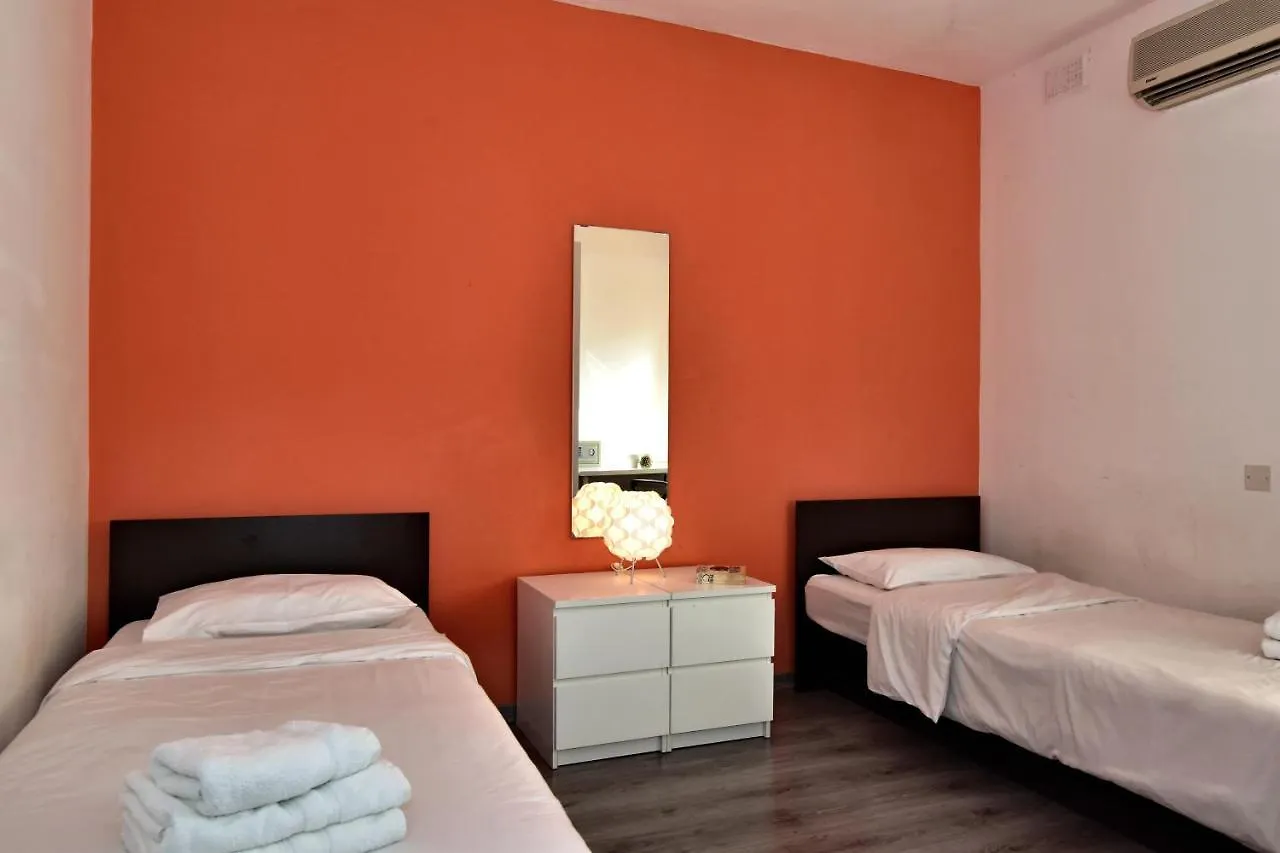 City Living Suites Tk1 Rm 2 Saint Julian's Guest house