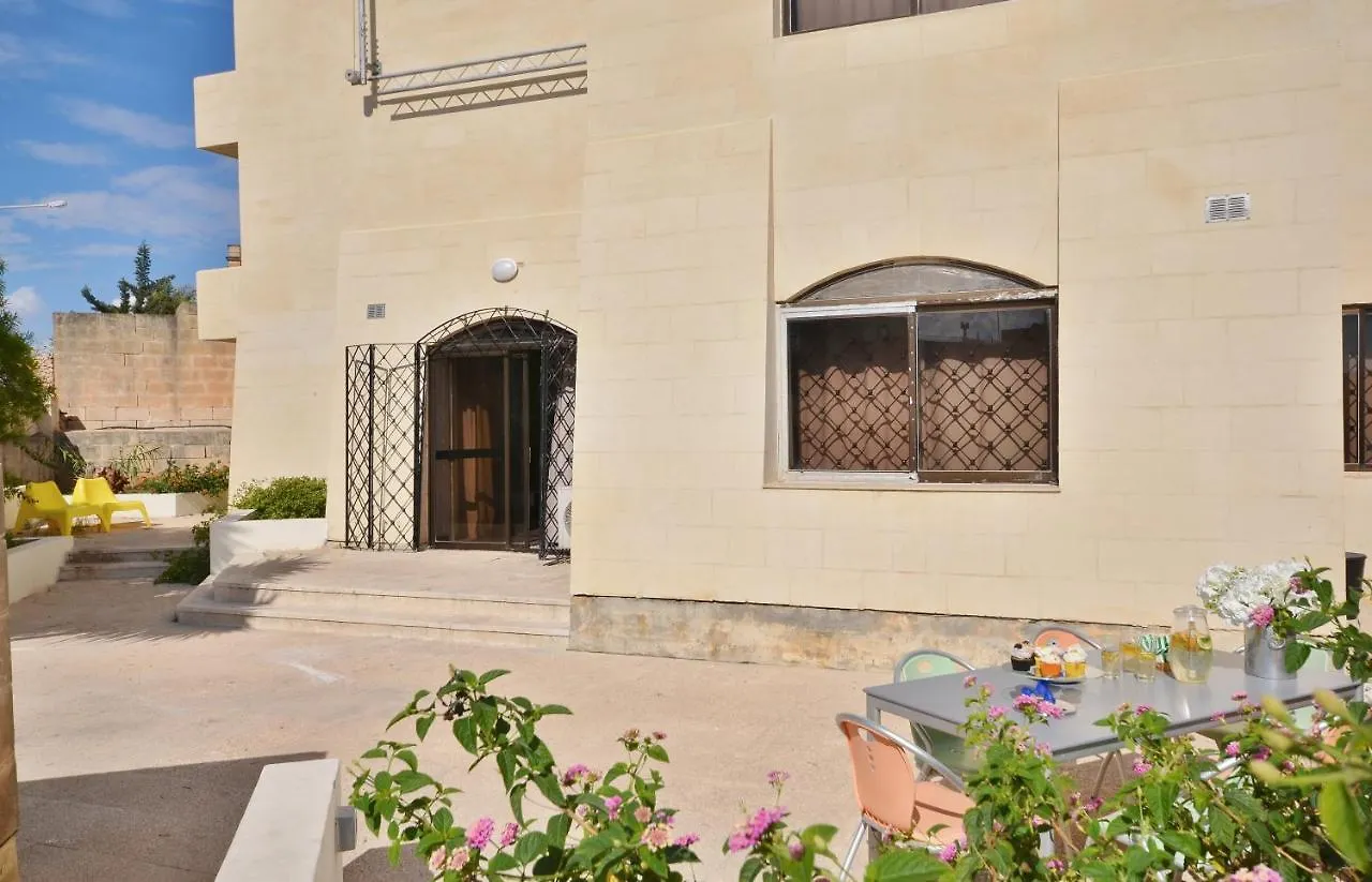 City Living Suites Tk1 Rm 2 Saint Julian's Guest house
